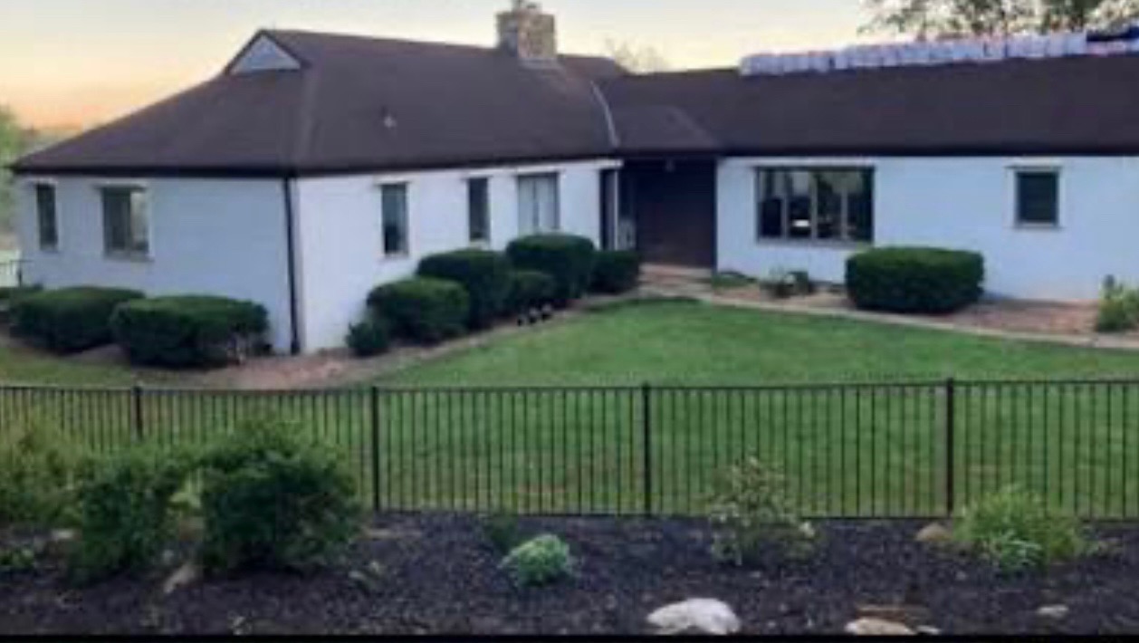Ranch house - before roof replacement